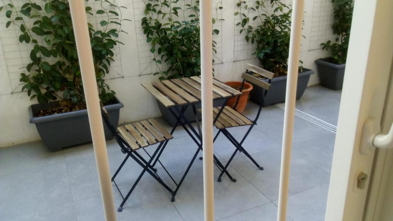 Bari Central Patio Exterior foto